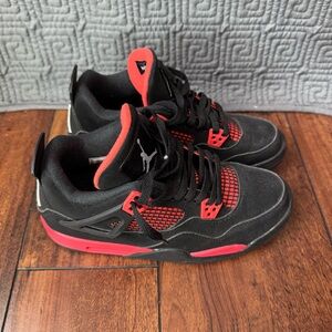 Jordan 4 Retro Red Thunder 4s Size 6